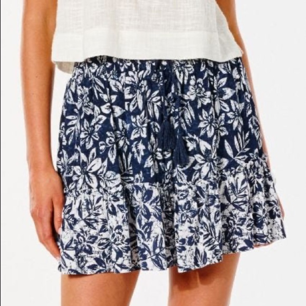 Rip Curl Mini Skirt NWT